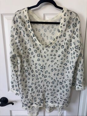 POL Cream V-Neck Leopard Print Sweater